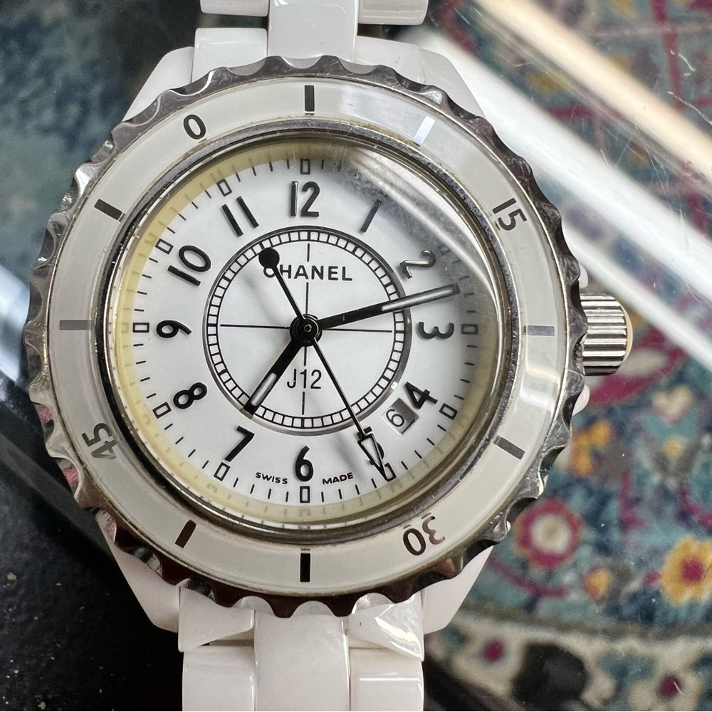 Chanel J12 WATCH CALIBER 12.1, 38 MM White - Picture 4 of 8